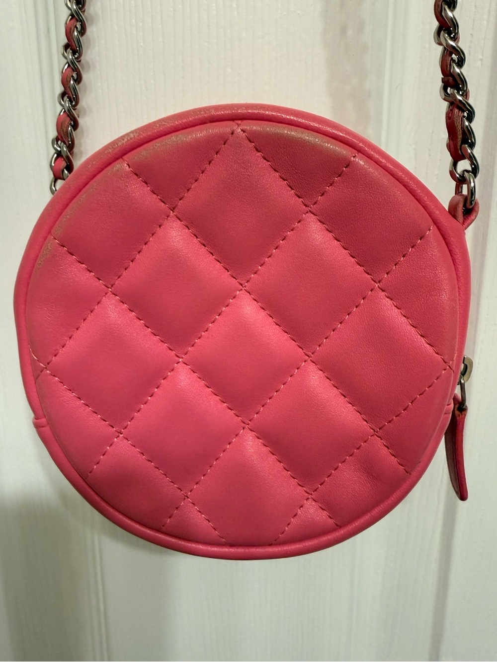 *Authentic* CHANEL - Leather Quilted Crossbody Bag w/ COA - Picture 2 of 16